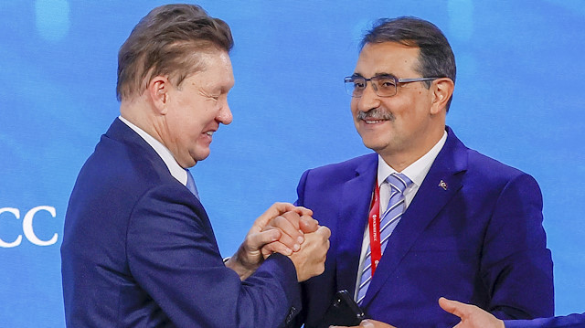 ​Gazprom Başkanı Aleksey Miller ile Enerji ve Tabii Kaynaklar Bakanı Fatih Dönmez. (Arşiv)