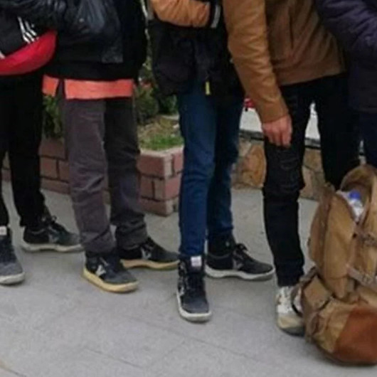 Erzurum'da yasa dışı yollarla yurda girdikleri belirlenen 34 düzensiz göçmen yakalandı