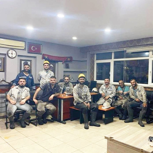 Geriye 2 arkadaş kaldı: Fotoğraftaki 7 arkadaşı şehit oldu