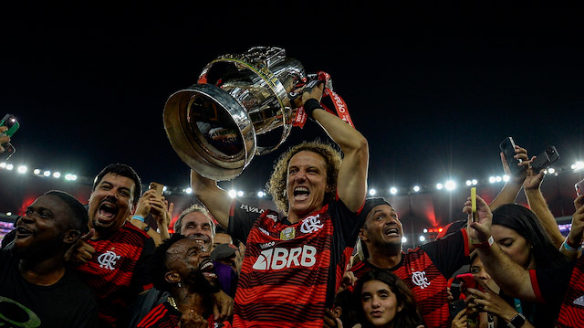 Flamengo, Brezilya Kupası'nı kaldırdı.