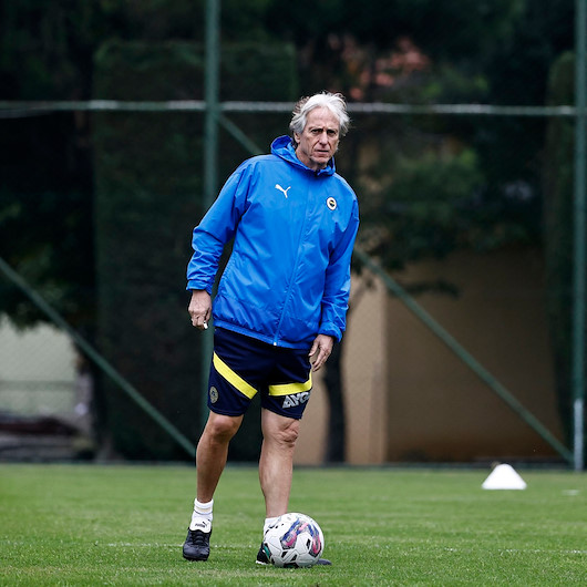 Fenerbahçe Başakşehir maçında orta saha kurgusunu değiştiriyor