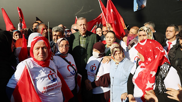 Cumhurbaşkanı Erdoğan, Diyarbakır Anneleri ile bir araya geldi. 