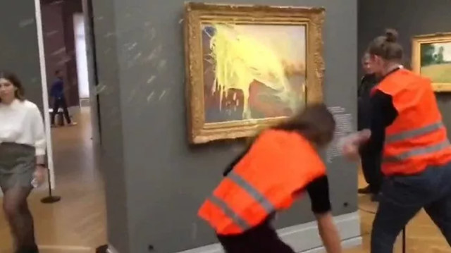 İklim aktivistlerinden 110 milyon dolarlık tabloya patates püreli saldırı