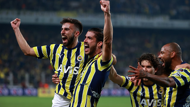 Fenerbahçe, Rossi'nin golüyle Başakşehir'i 1-0 mağlup etti. 