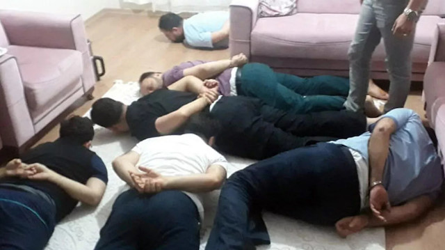 İstanbul'da Gaygubet evine baskın: 18 FETÖ'cü gizlendikleri yerde yakalandı