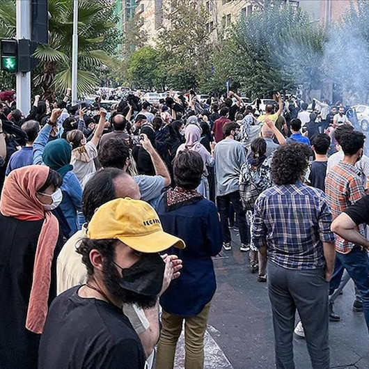 İran'da devam eden protestolarda Devrim Muhafızları Ordusu mensubu bir yüzbaşı öldürüldü