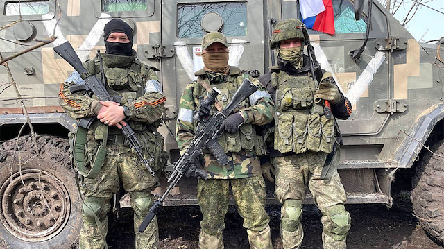 Rus askerler.