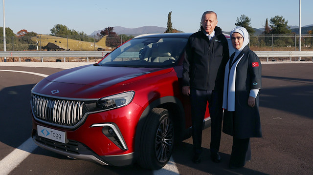 Cumhurbaşkanı Recep Tayyip Erdoğan, Türkiye'nin vizyon projeleri arasında yer alan TOGG'un seri üretiminin yapılacağı Gemlik Kampüsü'nü gezdi.