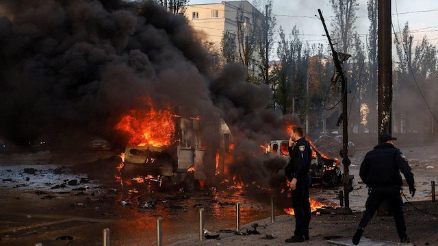 Rusya'dan 40 füzeyle saldırı: Ukrayna'da patlama sesleri duyuldu