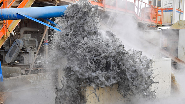 Diyarbakır Büyükşehir Belediyesi ile Maden Tetkik ve Arama (MTA) Genel Müdürlüğü iş birliğiyle yürütülen proje kapsamında kentte jeotermal su kaynaklarına ulaşılması için çalışmalar sürüyor.<br><br>