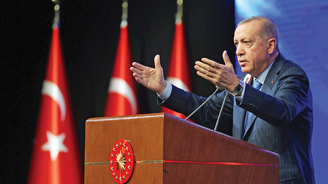 Erdoğan, Beştepe’de düzenlenen Polis Amirleri Eğitimi Merkezi 6. Dönem Mezuniyet Töreni’nde açıklamalarda bulundu.