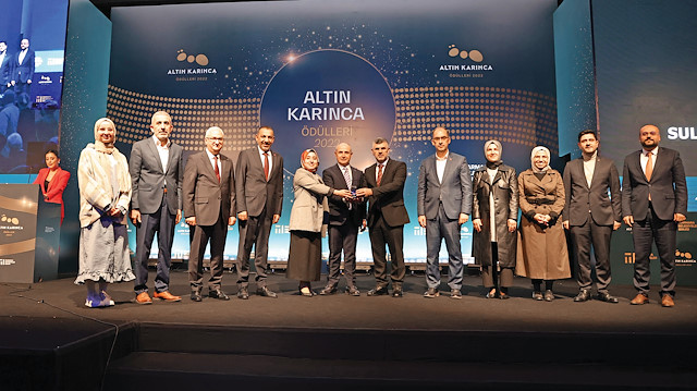 ​Sultanbeyli Belediyesi projelerine Altın Karınca Ödülü.