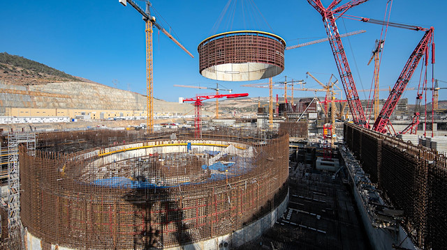 Kurulumdan sonra 3’üncü ünitenin reaktör binasının yüksekliği 12 metre artarak 16,9 metreye ulaştı.