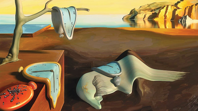 Salvador Dali’nin peynirden esinlenerek tasarladığı meşhur Belleğin Azmi (Eriyen Saatler) tablosu.