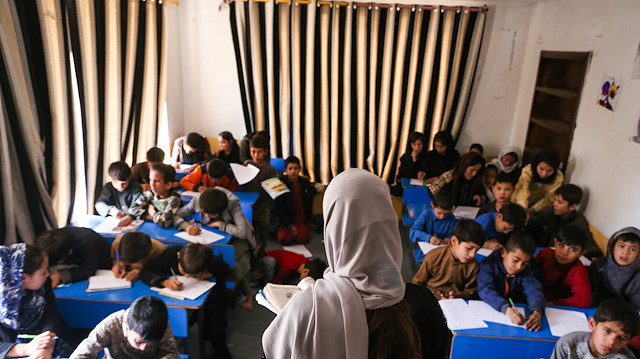 Afganistan'ın fedakar kadın eğitimcileri, kızlar ve çocuk işçilerin eğitimi için seferber oldu