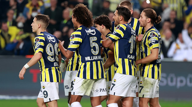 Fenerbahçeli futbolcuların sevinci.