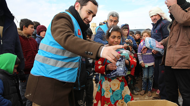 Yetim Vakfı her kış farklı ülkelerdeki yetimlere destek veriyor