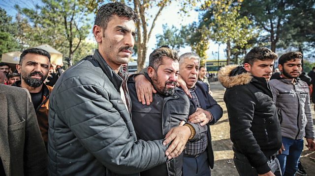 Yangın sırasında taziye için İstanbul’da bulunan baba Hüseyin Aljasem cenazede büyük acı yaşadı.