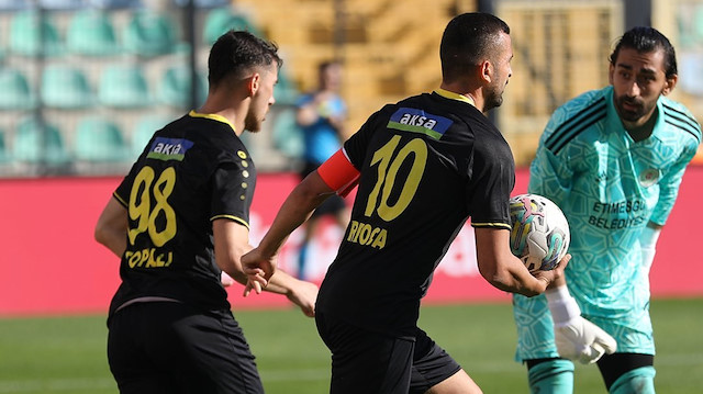 İstanbulspor takımı 2-0'dan maçı çevirdi. 
