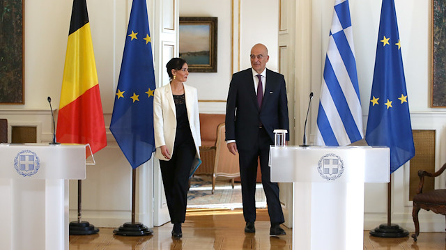 Yunanistan'ın başkenti Atina'da Belçika Dışişleri Bakanı Hadja Lahbib Yunanistan Dışişleri Bakanı Nikos Dendias ile bir araya geldi. 