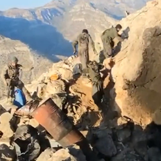 Teröristler mağarada kıstırıldı: Pençe-Kilit bölgesinde 7 PKK'lı teslim oldu