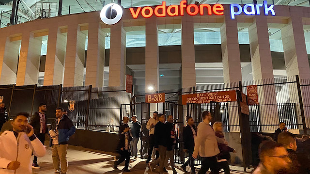 İstiklal Caddesi'ndeki bombalı saldırı nedeniyle Beşiktaş - Antalyaspor maçı ertelendi