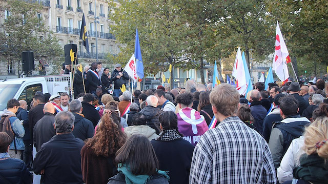 Fransa'da ırkçılığa karşı yürüyüş yapıldı