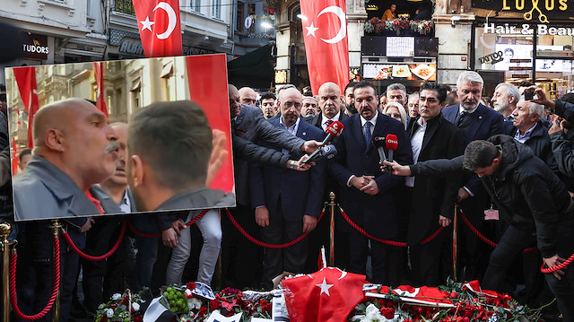 İstiklal Caddesi'ndeki saldırı bölgesine çiçek bırakırken gülüşen İYİ Parti'lilere vatandaştan tepki.