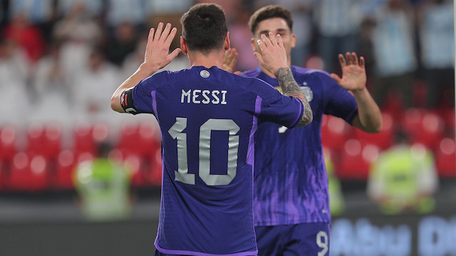 Lionel Messi ve Alvarez'in gol sevinci.