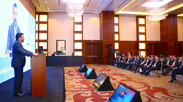 ICYF Başkanı Taha Ayhan, Bakü'de yapılan Azerbaycan Yatırım ve Genç Girişimcilik Forumu'nda bir konuşma yaptı.