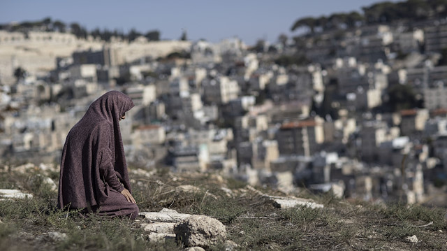 Filistinliler "sahte mezarlarla" mahallelerini Yahudileştirmek isteyen İsrail'i protesto etti