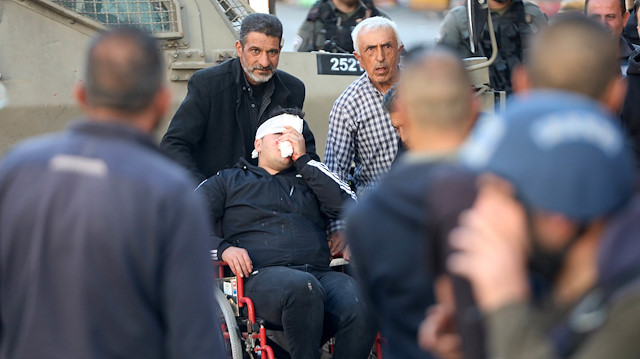 Aşırı sağcı İsrailli parti lideri Ben-Gvir öncülüğündeki işgalciler Filistinlilere saldırdı.