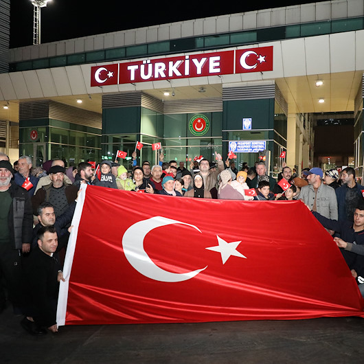 Herson'dan tahliye edilen Ahıska Türkleri Türkiye'de