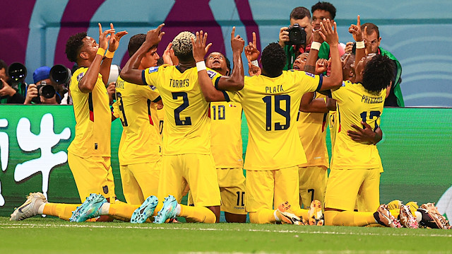 Ekvadorlu futbolcuların Katar maçındaki gol sevinci.