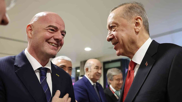 Cumhurbaşkanı Erdoğan, Katar'da FIFA Başkanı Infantino ile görüştü.