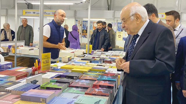 ​​Türkiye’nin önde gelen 100 yayınevi ve birbirinden değerli 200 yazarın okurlarla buluşacağı üçüncü Ümraniye Kitap Fuarı başladı.