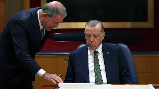 Cumhurbaşkanı Erdoğan'ın "Pençe-Kılıç Hava Harekatı"nın emrini verdiği anlar. (Arşiv)