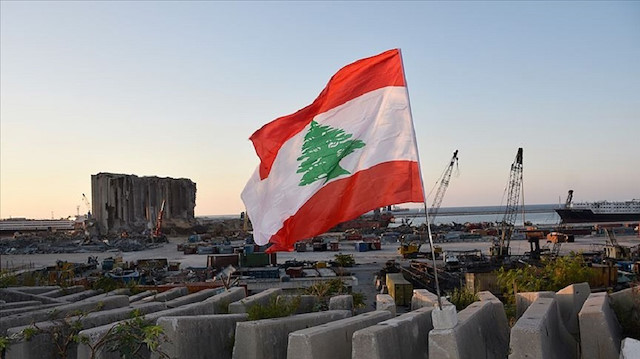 بفنّ المصغرات.. لبناني يجسد أزمة بلاده الاقتصادية والمعيشية