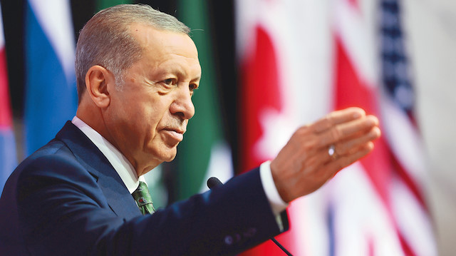 ​Cumhurbaşkanı Erdoğan, F-16’ların Suriye ve Irak’taki terör hedeflerini vurmasının ardından Suriye’ye kara harekatı işareti verdi.