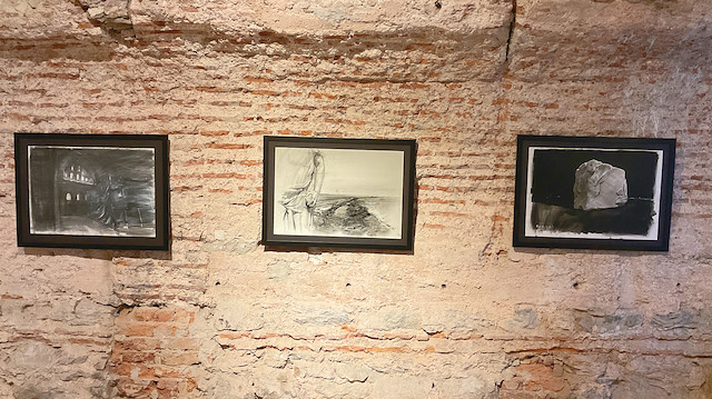 ​​Rus ressam Andrey Novikov, Türkiye’deki ilk solo sergisi Refraction (Kırılma)’yı The Wall Art Gallery’de açtı.