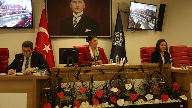 Aydın Büyükşehir Belediye Başkanı Özlem Çerçioğlu Kürşat Özcan'ın AK Parti’ye geçmesine tepki gösterdi.