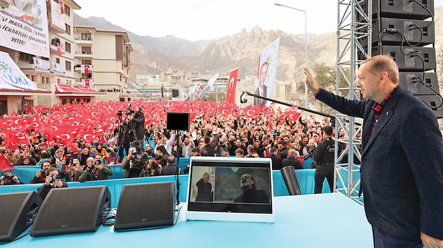 Cumhurbaşkanı Erdoğan, Suriye’ye bir kez daha kara harekatı mesajı verdi.