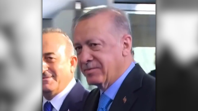 AK Parti TikTok'ta: İlk videoda Erdoğan'ın dış politika temasları ve sayısız hizmetin görüntüleri paylaşıldı