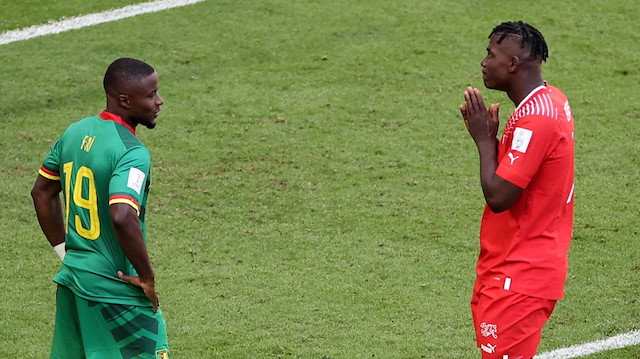 Embolo attığı golün ardından Kamerun tribünlerinden özür diledi. 