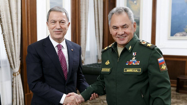 Hulusi Akar ve Sergey Şoygu