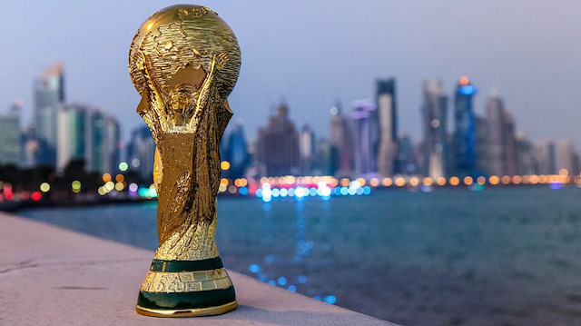 Katar 'Dünya Kupası' kupası.