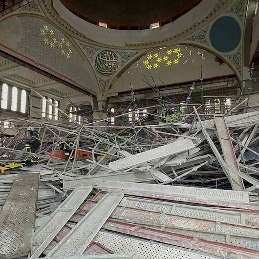 Batman’da cami külliyesi çöktü: ikisi ağır 14 yaralı