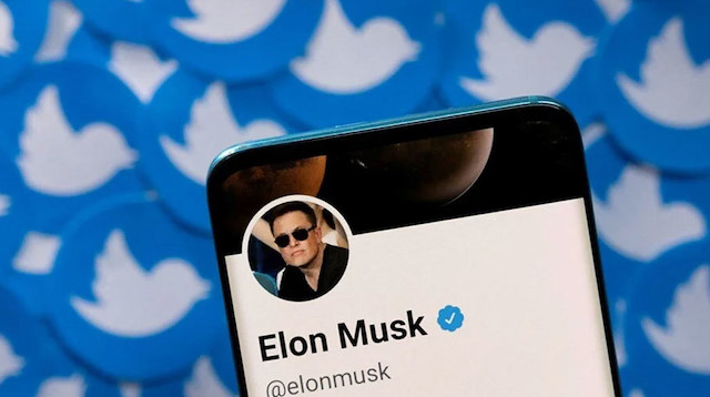 Elon Musk, Twitter altın ve gri tik işareti