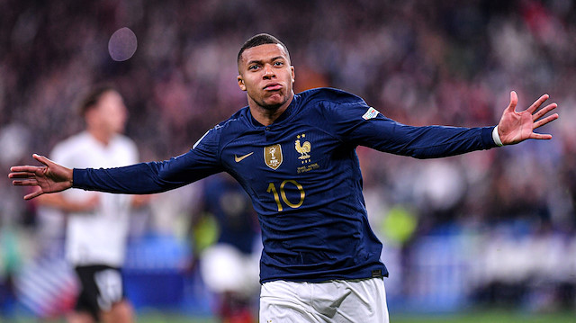 Fransa ilk maçını farklı kazandı: 4-1