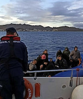 19 kaçak göçmen kurtarıldı